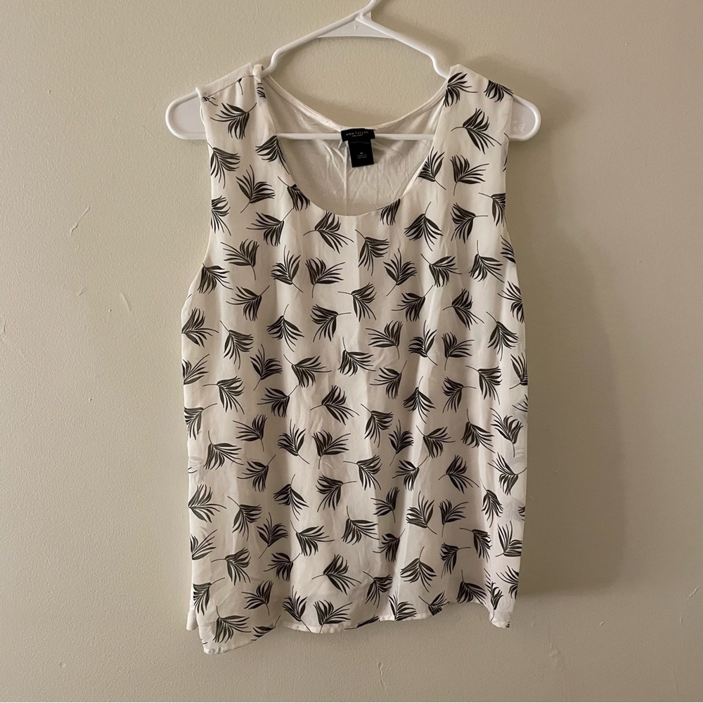 Ann Taylor factory lined white pattern sleeveless lightweight summer top casual